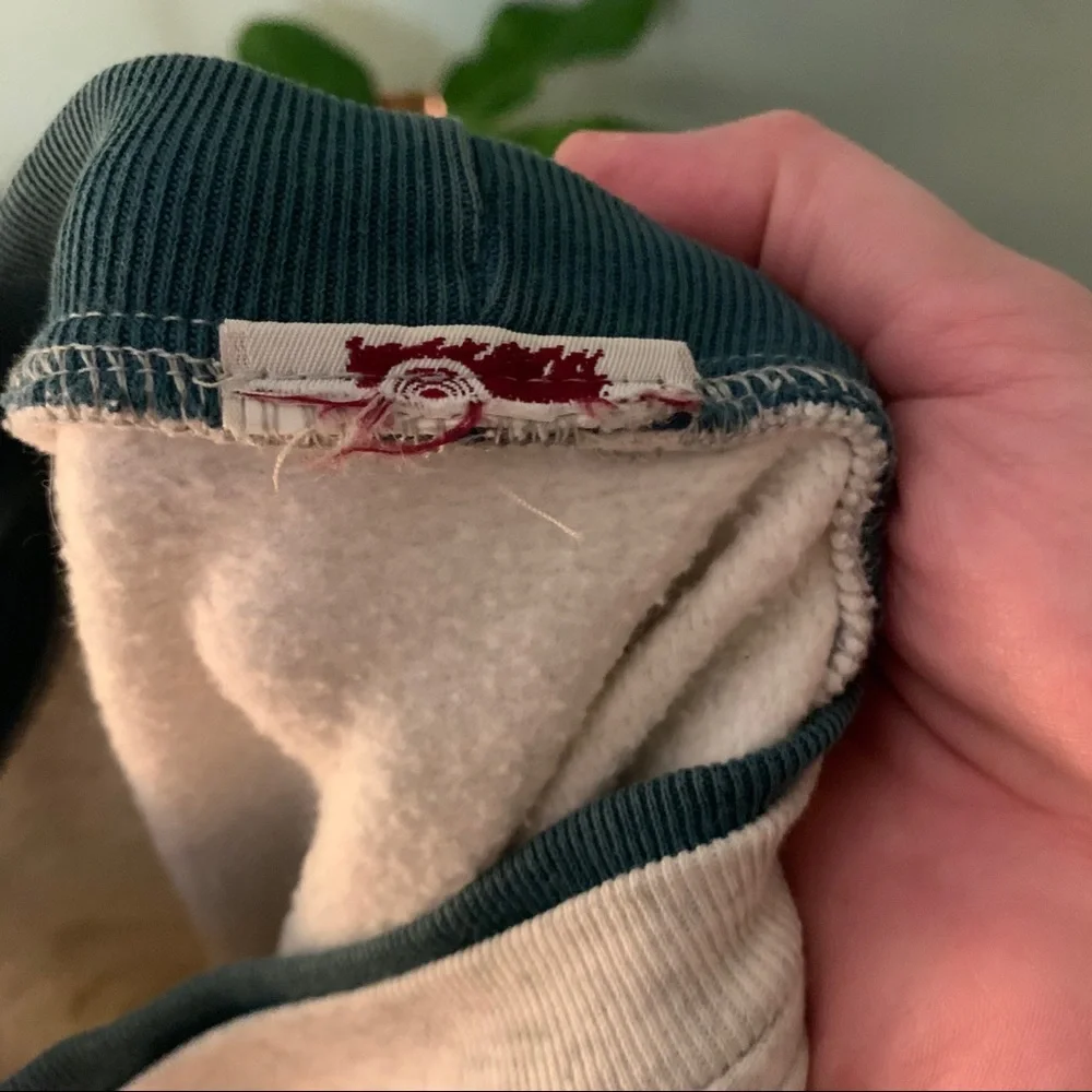 ๐บ Art Unlimited Wolf Sweatshirt ๐บ - Picture 8 of 9